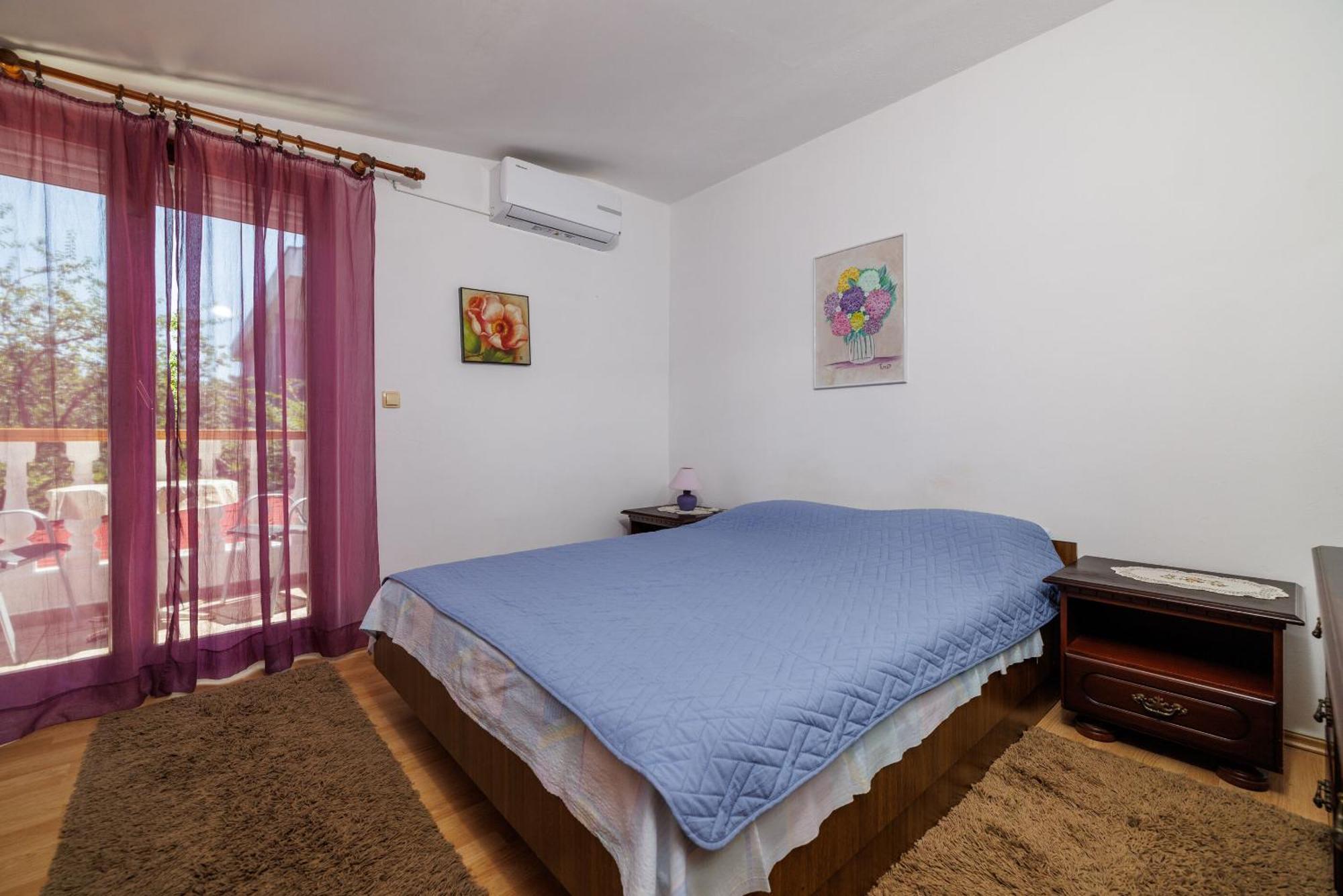 Apartments And Room Mirjana Dramalj Kültér fotó