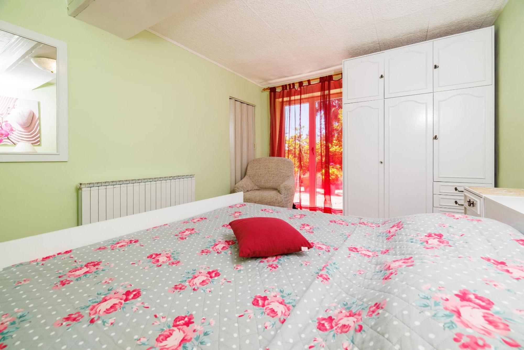 Apartments And Room Mirjana Dramalj Kültér fotó